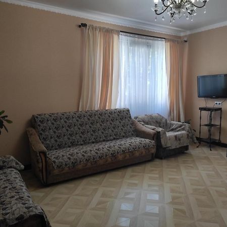 Гостевой Дом Лума Hotel Szuhumi Kültér fotó