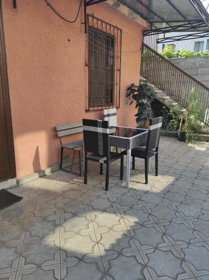 Гостевой Дом Лума Hotel Szuhumi Kültér fotó