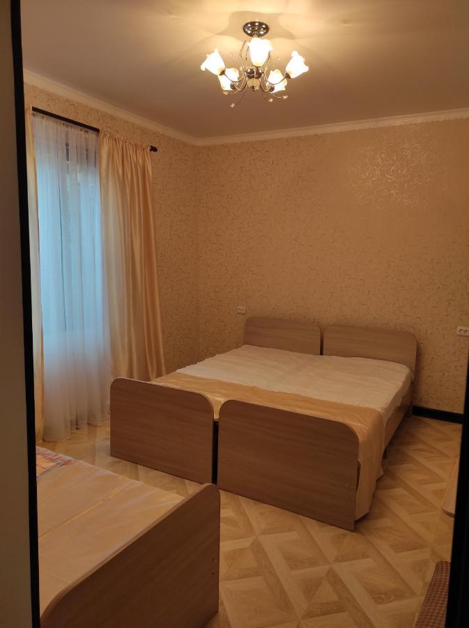 Гостевой Дом Лума Hotel Szuhumi Kültér fotó