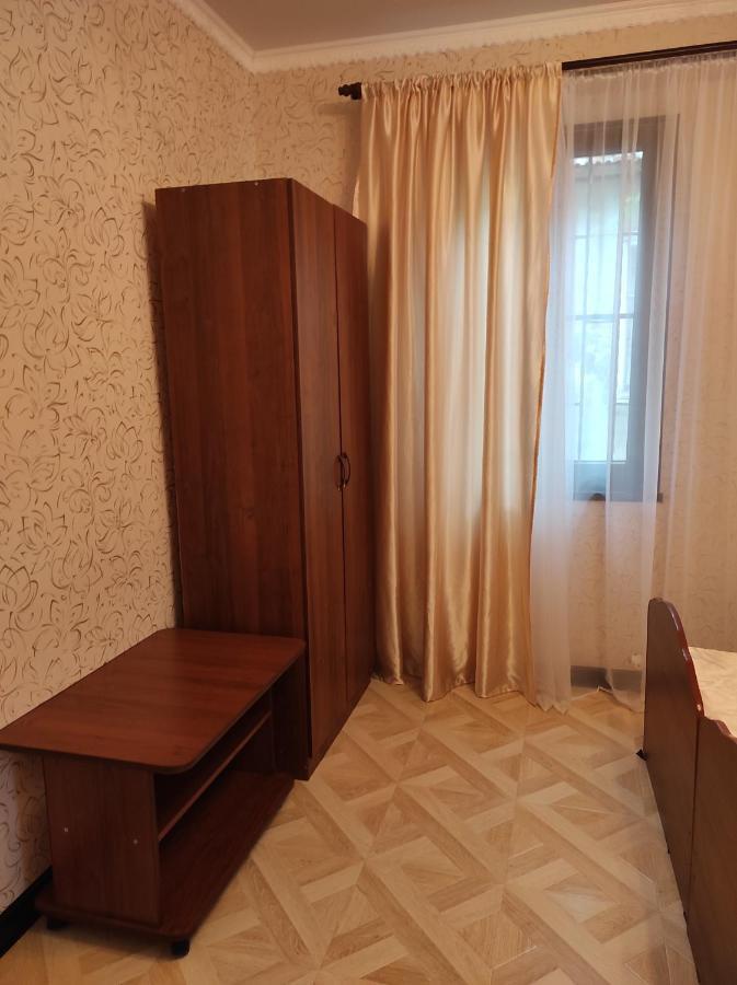 Гостевой Дом Лума Hotel Szuhumi Kültér fotó