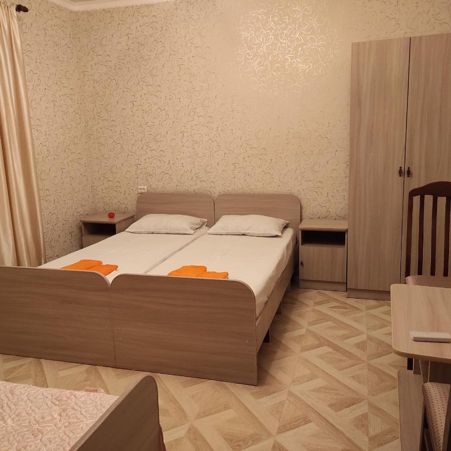 Гостевой Дом Лума Hotel Szuhumi Kültér fotó